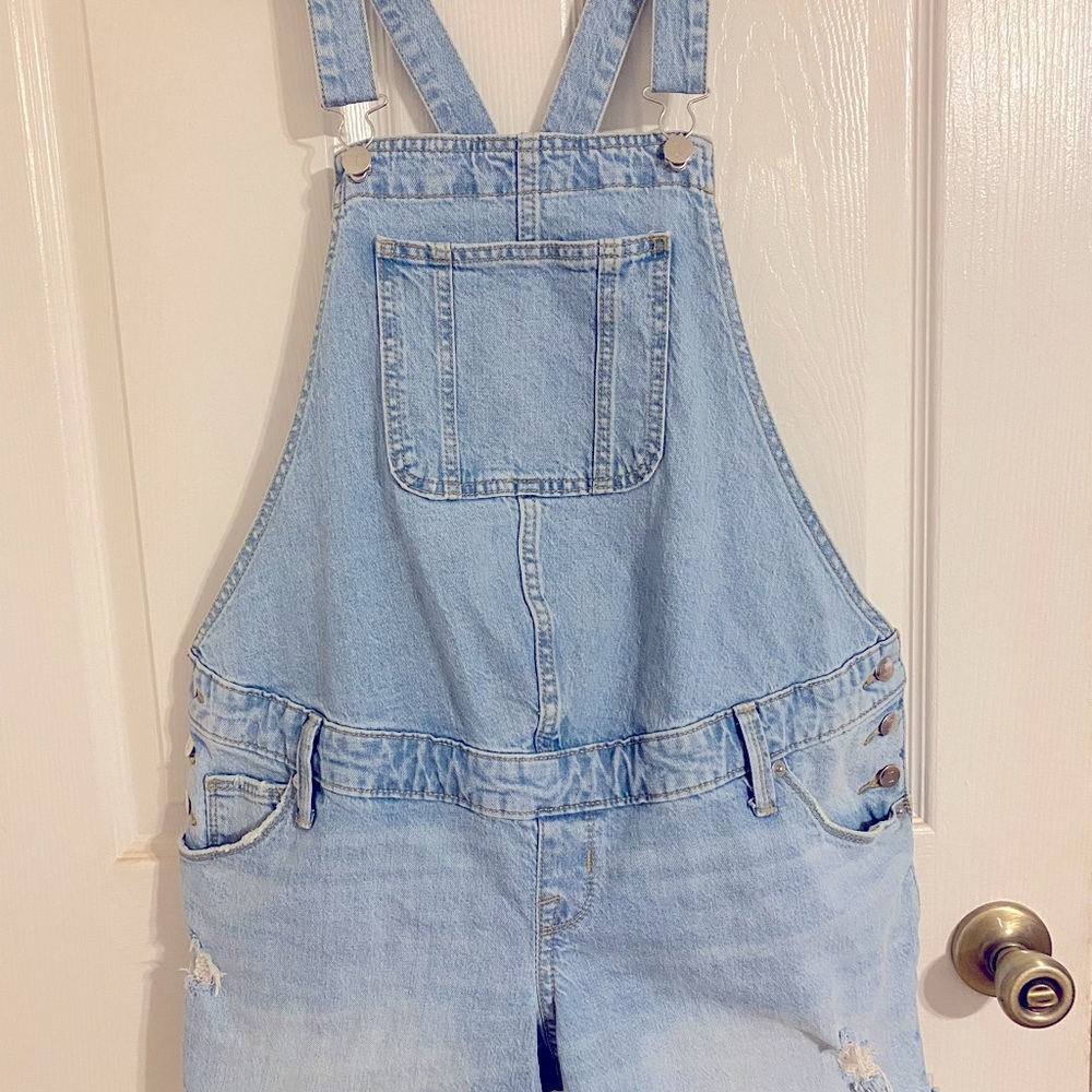 Target Maternity Overall Shorts - Picture 2 of 4